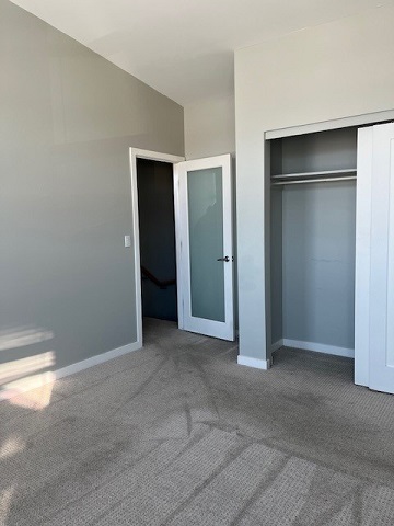 Spacious 2 Bedroom Town home with Garage & Private Courtyard